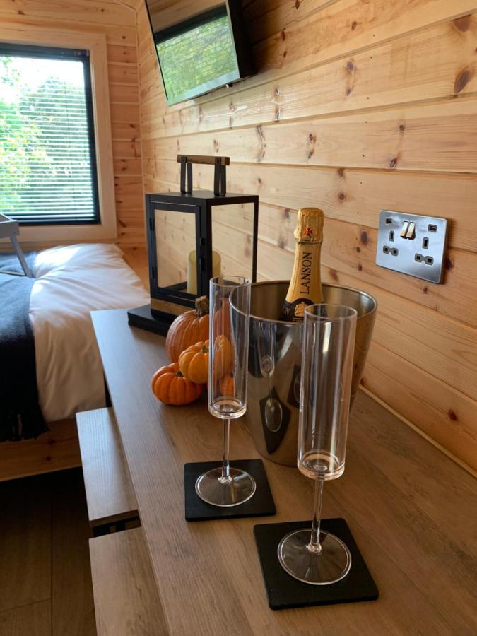 River Huts, Highland River Retreat With Hot Tub Inverness Exterior foto